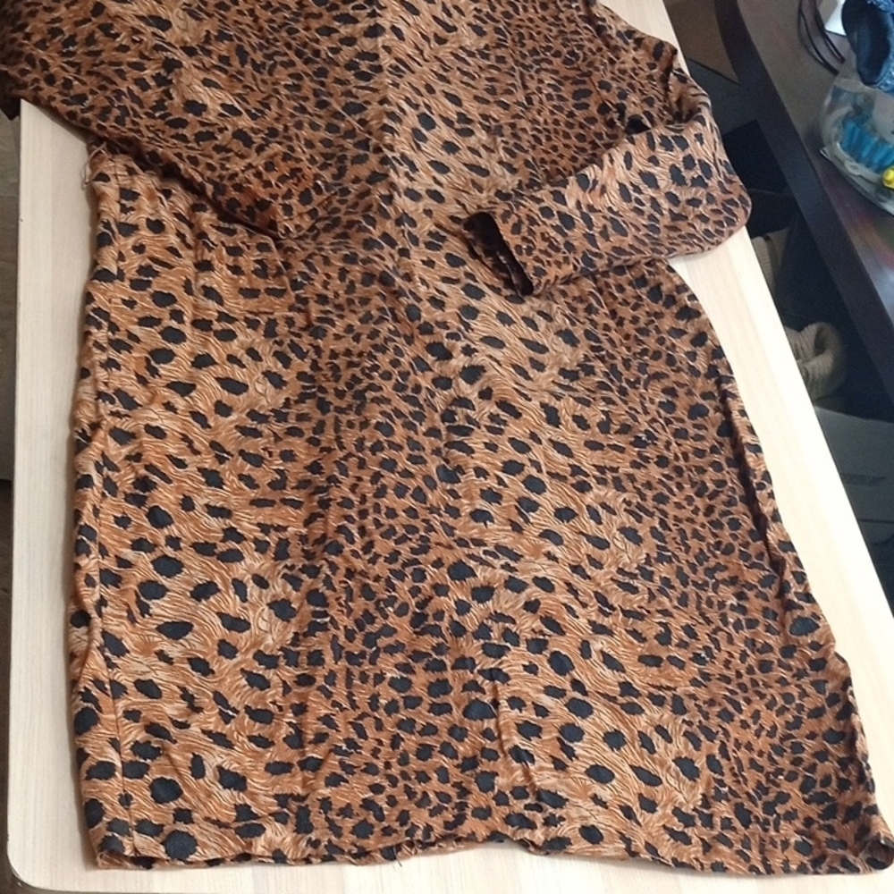 Che Studio Leopard Print Button-Up DRESS - Picture 13 of 15